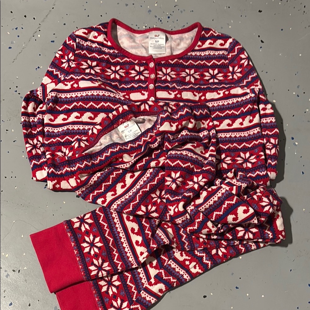 Cozy Red and White vineyard vines women’s pajamas size small